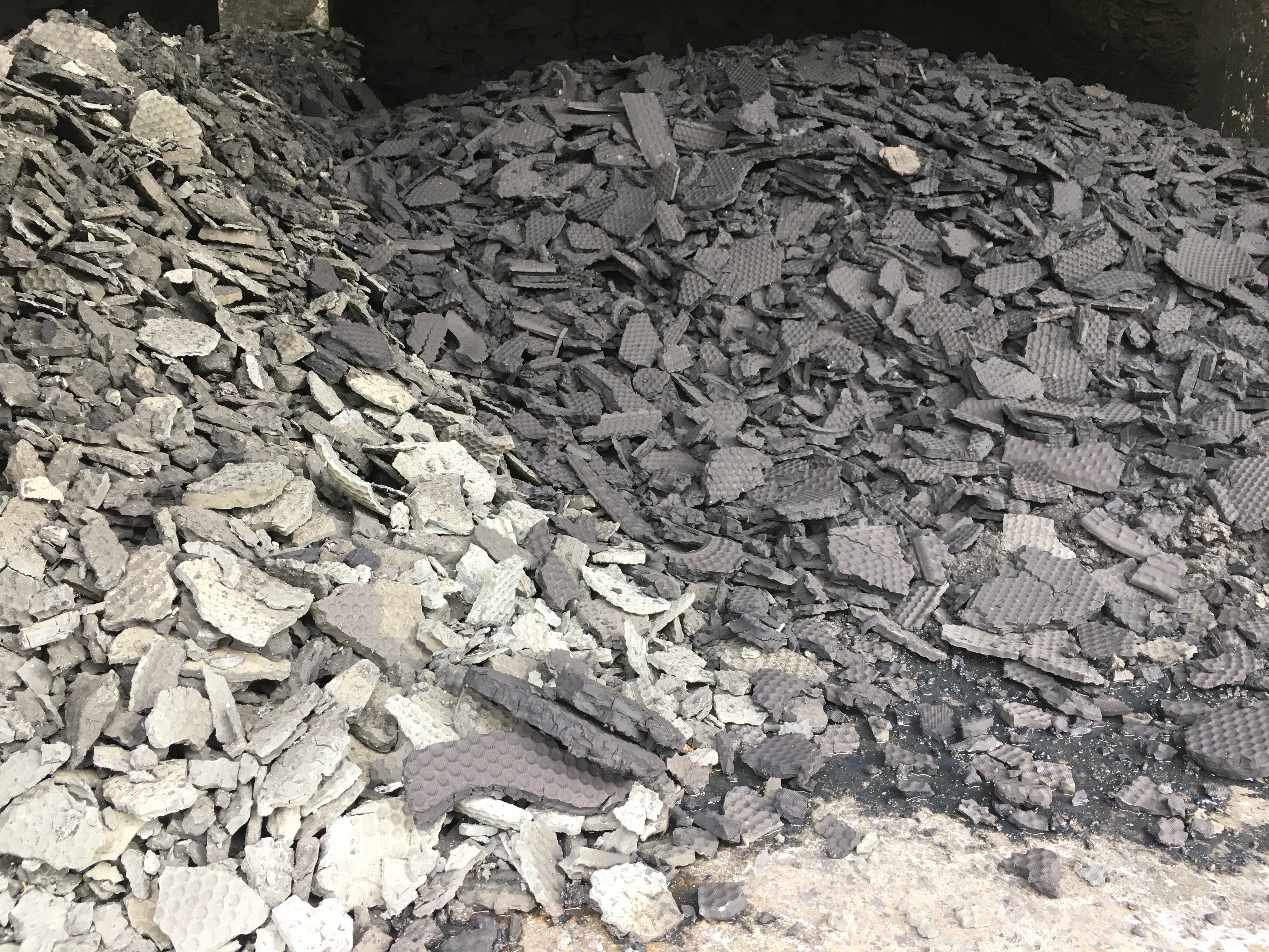 污泥调理剂处理工业污泥_降低污泥含水率_污泥深度脱水